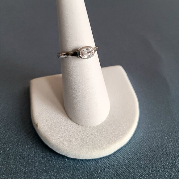 Sterling solver ring with clear cubic zirconia stone. - Picture 2 of 7